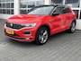 Volkswagen T-Roc 1.5 TSI Sport Business R-line Digitaal display Stoelverwarming Electrische achterklep Airco Cruise controle Apple carplay Telefoonverbinding Navigatiesysteem