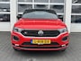 Volkswagen T-Roc 1.5 TSI Sport Business R-line Digitaal display Stoelverwarming Electrische achterklep Airco Cruise controle Apple carplay Telefoonverbinding Navigatiesysteem
