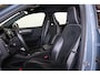 Volvo XC40 T3 R-Design - Sensus Navi - Cruise Control - Parkeer verwarming - Voorstoelen, achterbank en stuur verwarmbaar - LED-koplampen - Climate Control - Parkeersensoren achter - Trekhaak semi elektrisch inklapbaar