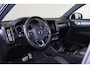 Volvo XC40 T3 R-Design - Sensus Navi - Cruise Control - Parkeer verwarming - Voorstoelen, achterbank en stuur verwarmbaar - LED-koplampen - Climate Control - Parkeersensoren achter - Trekhaak semi elektrisch inklapbaar
