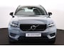 Volvo XC40 T3 R-Design - Sensus Navi - Cruise Control - Parkeer verwarming - Voorstoelen, achterbank en stuur verwarmbaar - LED-koplampen - Climate Control - Parkeersensoren achter - Trekhaak semi elektrisch inklapbaar