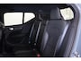 Volvo XC40 T3 R-Design - Sensus Navi - Cruise Control - Parkeer verwarming - Voorstoelen, achterbank en stuur verwarmbaar - LED-koplampen - Climate Control - Parkeersensoren achter - Trekhaak semi elektrisch inklapbaar