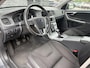 Volvo V60 2.0 T3 Nordic+ | Trekhaak | Navigatie | Parkeerverwarming | Bi-Xenon Adaptief | Parkeersensoren | Stoelverwarming | Verwarmde Voorruit | High Performance Audio