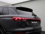Audi Q6 e-tron First edition quattro 100 kWh l S line l Glazen panoramadak l Adaptive cruise control l Luchtvering l Bang & Olufsen l Elektr. verstelbare voorstoelen l Geheugenfunctie bestuurdersstoel l 360 graden camera l Head-up display l Apple Carplay / Android Auto l MMI-bijrijdersscherm l Rood gespoten remzadels l Exterieurpakket zwart