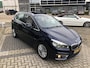 BMW 2-Serie Active Tourer 218i 136PK AUTOM. H.E. : LEER/PANO/HUD NAVI/LED/KEYLESS/2xPDC/ - 2E.EIG - NL AUTO - KM=NAP -