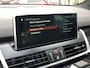 BMW 2-Serie Active Tourer 218i 136PK AUTOM. H.E. : LEER/PANO/HUD NAVI/LED/KEYLESS/2xPDC/ - 2E.EIG - NL AUTO - KM=NAP -