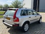 Volvo XC90 2.5 T Summum 1e eigenaar dealer onderhouden Automaat 7 personen leerbekeleding stoelverwarming cruis control trekhaak