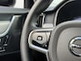 Volvo V90 T6 Automaat Plug-in hybrid AWD Ultra Dark | Adaptieve Cruise Control met Pilot Assist | Verwarmde Stoelen Voor&Achter | Verwarmbaar Stuurwiel | Panoramisch Schuif-/kanteldak | Gelamineerde zijruiten en achterruit | Harman Kardon | Head-Up Display | Semi- Elektrische Trekhaak | 360º Camera | All-Seasonbanden | Blind Spot Information System | Verwarmbare achterbank | 19" Lichtmetalen wielen