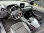 Mercedes-Benz B-klasse 180 Ambition AMG Panorama/Alcantara/Navi/PDC