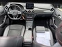 Mercedes-Benz B-klasse 180 Ambition AMG Panorama/Alcantara/Navi/PDC