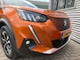 Peugeot e-2008 EV GT 50 kWh -SOH 95.75%-3 FASE-OPEN DAK-KEYLESS-LICHTMETALEN VELGEN-2 TONE LAK-LED-HALF LEDER-DODE HOEK-CAMERA-