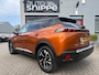 Peugeot e-2008 EV GT 50 kWh -SOH 95.75%-3 FASE-OPEN DAK-KEYLESS-LICHTMETALEN VELGEN-2 TONE LAK-LED-HALF LEDER-DODE HOEK-CAMERA-