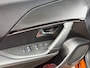 Peugeot e-2008 EV GT 50 kWh -SOH 95.75%-3 FASE-OPEN DAK-KEYLESS-LICHTMETALEN VELGEN-2 TONE LAK-LED-HALF LEDER-DODE HOEK-CAMERA-