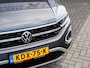 Volkswagen T-Roc 1.5 TSI Style Sport | Virtual Cockpit | Camera | Stoelverwarming | Adaptieve Cruise Control | Climate Control | LED Koplampen | Apple Carplay | Android Auto | Elektrische Kofferklep | Metallic Lak |