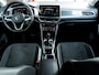 Volkswagen T-Roc 1.5 TSI Style Sport | Virtual Cockpit | Camera | Stoelverwarming | Adaptieve Cruise Control | Climate Control | LED Koplampen | Apple Carplay | Android Auto | Elektrische Kofferklep | Metallic Lak |