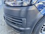 Volkswagen Transporter 2.0 TDI L1H1 140pk Btw en Bpm vrij!! Airco Cruise controle Trekhaak 2500kg trekgewicht Telefoonverbinding Navigatiesysteem Sitebars Parkeersensoren voor en achter 2-Persoons schuifdeur Euro 5