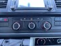 Volkswagen Transporter 2.0 TDI L1H1 140pk Btw en Bpm vrij!! Airco Cruise controle Trekhaak 2500kg trekgewicht Telefoonverbinding Navigatiesysteem Sitebars Parkeersensoren voor en achter 2-Persoons schuifdeur Euro 5