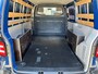 Volkswagen Transporter 2.0 TDI L1H1 140pk Btw en Bpm vrij!! Airco Cruise controle Trekhaak 2500kg trekgewicht Telefoonverbinding Navigatiesysteem Sitebars Parkeersensoren voor en achter 2-Persoons schuifdeur Euro 5