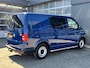 Volkswagen Transporter 2.0 TDI L1H1 140pk Btw en Bpm vrij!! Airco Cruise controle Trekhaak 2500kg trekgewicht Telefoonverbinding Navigatiesysteem Sitebars Parkeersensoren voor en achter 2-Persoons schuifdeur Euro 5