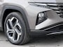 Hyundai Tucson 1.6 T-GDI PHEV Comfort Smart 4WD Automaat / Dealer onderhouden / 1e eigenaar / Afneembare trekhaak 1.350 kg / Stuur- en stoelverwarming / Navigatie / Apple Carplay Android / 19”  LM wielen /