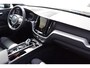 Volvo XC60 2.0 T6 Plug-in hybrid AWD + Dark/Panoramadak/Stoelverwarming v+a/Stuurverwarming/Harman kardon/Achteruitrijcamera/Afneembare trekhaak/Elektrische stoelen met geheugen/Adaptieve cruis control/Lane assist