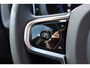 Volvo XC60 2.0 T6 Plug-in hybrid AWD + Dark/Panoramadak/Stoelverwarming v+a/Stuurverwarming/Harman kardon/Achteruitrijcamera/Afneembare trekhaak/Elektrische stoelen met geheugen/Adaptieve cruis control/Lane assist