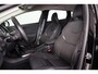 Volvo V40 T2 Nordic+ - Automaat - Parkeerverwarming - LED-koplampen - Navigatie - Verwarmbare voorstoelen - Verwarmbare voorruit - Trekhaak afneembaar