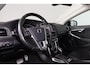 Volvo V40 T2 Nordic+ - Automaat - Parkeerverwarming - LED-koplampen - Navigatie - Verwarmbare voorstoelen - Verwarmbare voorruit - Trekhaak afneembaar