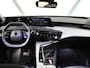 Peugeot e-5008 SUV Allure Avantage 73 kWh 205PK | 1ste eigenaar | ACCURAPPORT 97% | AppleCarplay/AndroidAuto | Stoel/StuurVerwarming | Rondomzicht camera | LED | Keyless | Navigatie | Adaptieve Cruise Control | 7-zits | Warmtepomp | Privacy Glass | Isofix | Parkeersensoren |