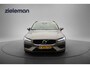 Volvo V60 2.0 B3 Momentum Advantage - Digitaal Cockpit, Carplay, Adaptive Cruise, Camera