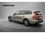 Volvo V60 2.0 B3 Momentum Advantage - Digitaal Cockpit, Carplay, Adaptive Cruise, Camera