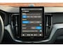 Volvo XC60 T8 Plug-in hybrid AWD Ultra Black Edition | Panoramadak | Head up display | Verwarmbare voorstoelen en stuurwiel | 360 graden camera | Premium audio by Harman Kardon | Adaptieve cruise control