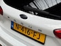 Ford Focus Wagon 1.0 EcoBoost ST-Line Automaat (APPLE CARPLAY, GROOT NAVI, STUUR/STOELVERWARMING, GETINT GLAS, SPORTSTOELEN, PARKEERSENSOREN, KEYLESS, CRUISE, NIEUWSTAAT)