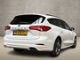 Ford Focus Wagon 1.0 EcoBoost ST-Line Automaat (APPLE CARPLAY, GROOT NAVI, WINTER PACK, STUUR/STOELVERWARMING, GETINT GLAS, SPORTSTOELEN, PARKEERSENSOREN, KEYLESS, CRUISE, NIEUWSTAAT)