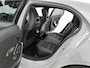Mercedes-Benz A-klasse 180 Business Solution AMG | AMG Line Plus pakket | Panoramaschuifdak | Augmented Reality Navigation | MBUX interieurassistent | 360° camera | Voorstoelen met memory | Head-up display |