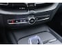 Volvo XC60 T6 Plug-in hybrid Ultra Black Edition | Luchtvering | Bowers&Wilkins | Massage | Head-Up | 360° Camera