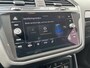 Volkswagen Tiguan 1.4 TSI eHybrid Life / AUTOMAAT/ 245 PK/ ACC/ PARK.SENSOREN V+A/ CAMERA/ DODEHOEK/ APP-CONNECT/ ELEK.ACHTERKLEP/ KEYLESS/ DIGITAL DASH/ NAVI/ DAB/ CLIMA/ 17'' LMV
