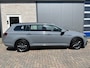 Volkswagen Passat Variant 1.4 TSI PHEV GTE Business / AUTOMAAT/ PANO/ TREKHAAK/ ACC/ ERGO COMFORT/ PARK.SENSOR.V+A/ CAMERA/ APP-CONNECT/ STOELVERWARM./ ELEK.ACHTERKLEP/ NAVI/ DAB/ CLIMA/ 17'' LMV