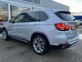 BMW X5 xDrive40e 50% deal 11.975,- ACTIE Elek. Trekhaak / Camera / Head-up / Sportstoelen / Memory / Harman Kardon