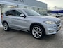 BMW X5 xDrive40e 50% deal 11.975,- ACTIE Elek. Trekhaak / Camera / Head-up / Sportstoelen / Memory / Harman Kardon