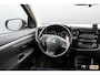Mitsubishi Outlander 2.0 Intense AUTOMAAT TREKHAAK PDC CRUISE