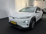 Hyundai Kona Electric EV Premium 64 kWh 3- Fase SOH 96,5% | Warmtepomp | Camera | Navigatie | Head-Up Display | Leer | Led