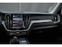 Volvo XC60 T6 AWD Automaat Ultimate Dark | Panoramadak met schuif-/kantelfunctie  |  Trekhaak semi-elektrisch | Premium audio by Harman Kardon | Verwarmbare Voor- En Achterstoelen | Verwarmbaar stuurwiel | 360 Graden Camera | Apple Carplay/Android Auto | Adaptieve Cruise Control | Elektrisch Verstelbare Stoelen | Keyless Entry