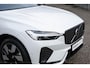 Volvo XC60 T6 AWD Automaat Ultimate Dark | Panoramadak met schuif-/kantelfunctie  |  Trekhaak semi-elektrisch | Premium audio by Harman Kardon | Verwarmbare Voor- En Achterstoelen | Verwarmbaar stuurwiel | 360 Graden Camera | Apple Carplay/Android Auto | Adaptieve Cruise Control | Elektrisch Verstelbare Stoelen | Keyless Entry