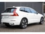 Volvo XC60 T6 AWD Automaat Ultimate Dark | Panoramadak met schuif-/kantelfunctie  |  Trekhaak semi-elektrisch | Premium audio by Harman Kardon | Verwarmbare Voor- En Achterstoelen | Verwarmbaar stuurwiel | 360 Graden Camera | Apple Carplay/Android Auto | Adaptieve Cruise Control | Elektrisch Verstelbare Stoelen | Keyless Entry
