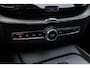 Volvo XC60 T6 AWD Automaat Ultimate Dark | Panoramadak met schuif-/kantelfunctie  |  Trekhaak semi-elektrisch | Premium audio by Harman Kardon | Verwarmbare Voor- En Achterstoelen | Verwarmbaar stuurwiel | 360 Graden Camera | Apple Carplay/Android Auto | Adaptieve Cruise Control | Elektrisch Verstelbare Stoelen | Keyless Entry