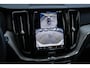 Volvo XC60 T6 AWD Automaat Ultimate Dark | Panoramadak met schuif-/kantelfunctie  |  Trekhaak semi-elektrisch | Premium audio by Harman Kardon | Verwarmbare Voor- En Achterstoelen | Verwarmbaar stuurwiel | 360 Graden Camera | Apple Carplay/Android Auto | Adaptieve Cruise Control | Elektrisch Verstelbare Stoelen | Keyless Entry
