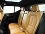 Volvo XC40 B4 Inscription | Panoramadak | Park assist | Cruise control | Elektrische stoelen