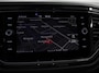 Volkswagen T-Roc 1.5 TSI Sport R-Design Automaat Navigatie Stoelverwarming Afneembare trekhaak Sfeerverlichting LED Lichtmetalen velgen Adaptieve cruise control Apple Carplay/ Andriod Auto Digitale cockpit