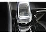 Volvo XC40 B3 177PK Automaat Plus Dark Panoramisch schuif-kanteldak / Adaptieve Cruise Control / Google infotainment / Parkeersensoren voor en achter met camera achter / Lederen bekleding / Blis